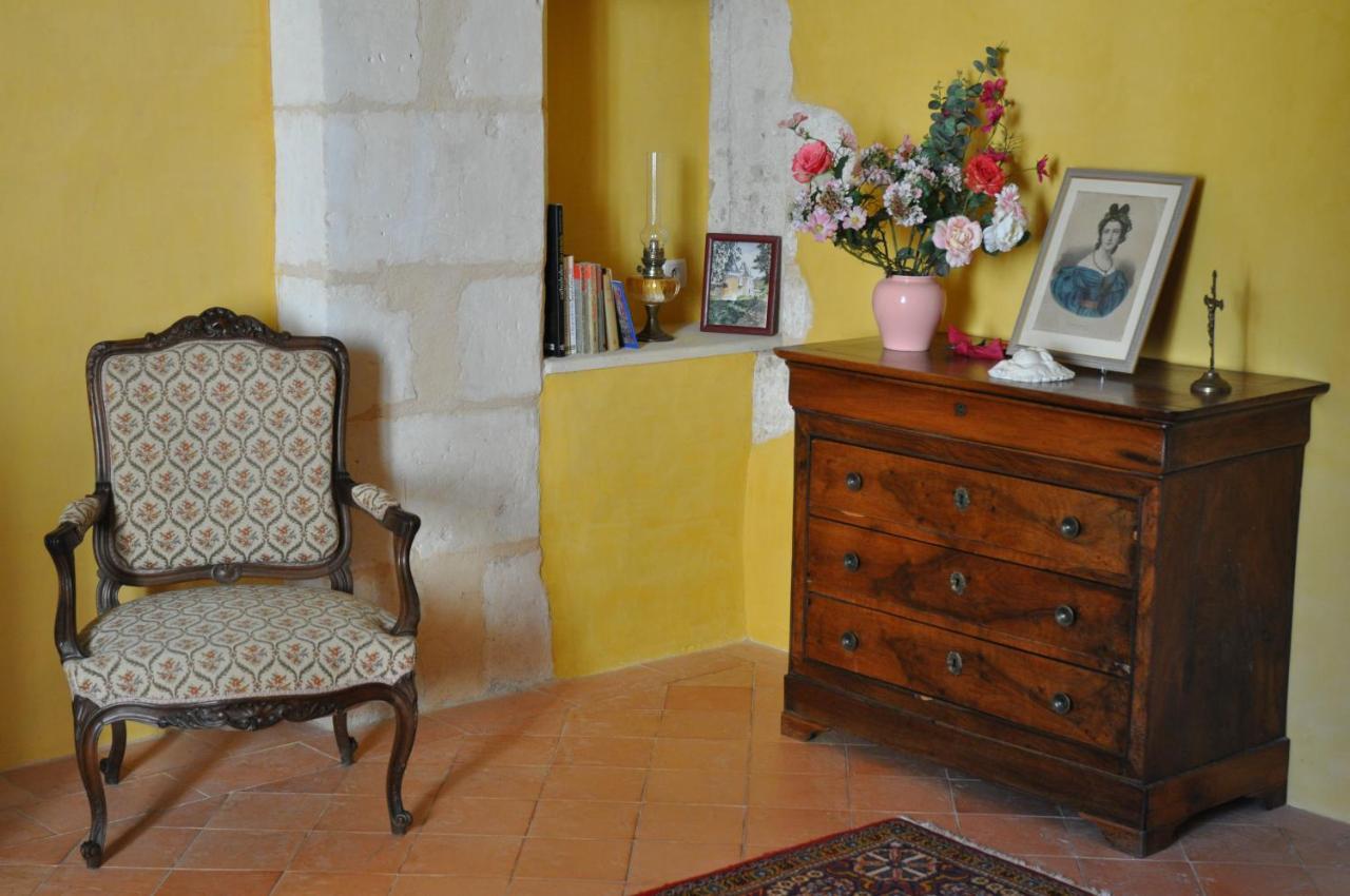 Chateau La Gentilhommiere Du Puits Notre-Dame 30 Rue De L'Eglise 24110 Saint Leon Sur L'Isle Exteriör bild