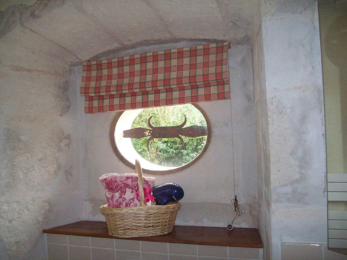 Chateau La Gentilhommiere Du Puits Notre-Dame 30 Rue De L'Eglise 24110 Saint Leon Sur L'Isle Exteriör bild