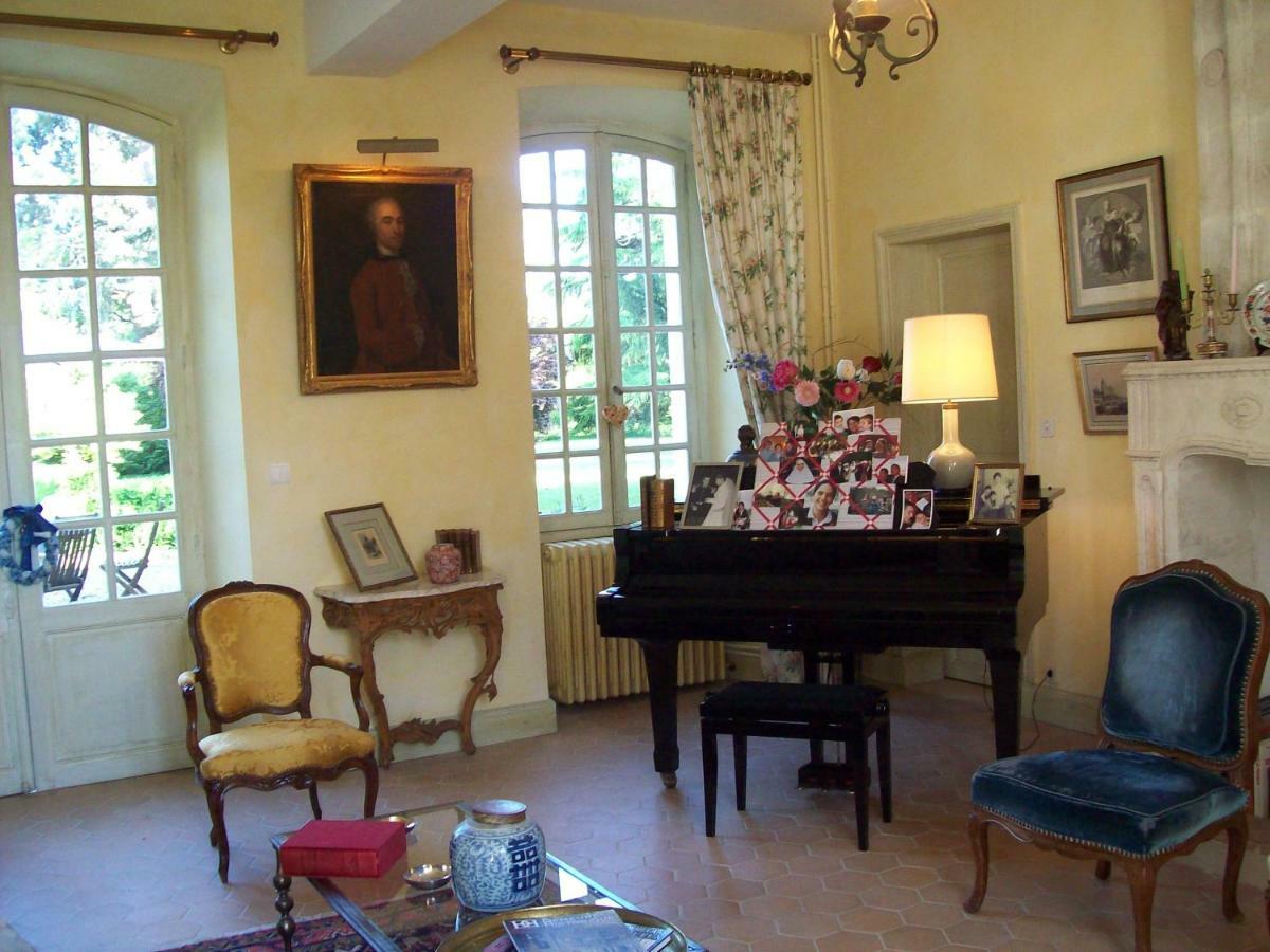 Chateau La Gentilhommiere Du Puits Notre-Dame 30 Rue De L'Eglise 24110 Saint Leon Sur L'Isle Exteriör bild