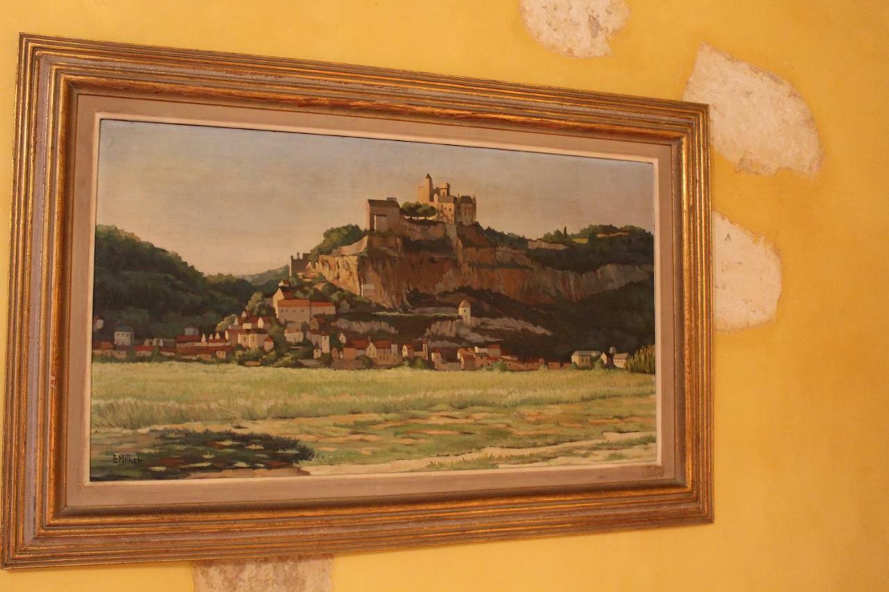 Chateau La Gentilhommiere Du Puits Notre-Dame 30 Rue De L'Eglise 24110 Saint Leon Sur L'Isle Exteriör bild